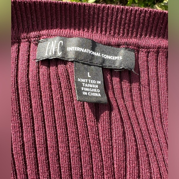 Burgundy Ribbed Top. INC International Concepts. Size L. - Picture 3 of 3